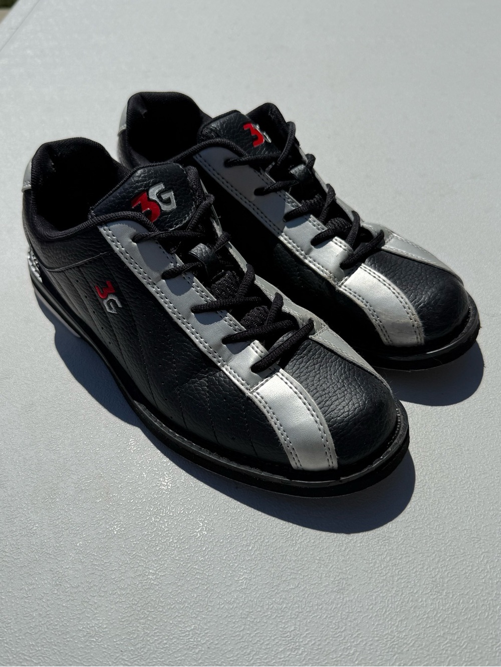 Black and Silver Men’s Bowling Shoes